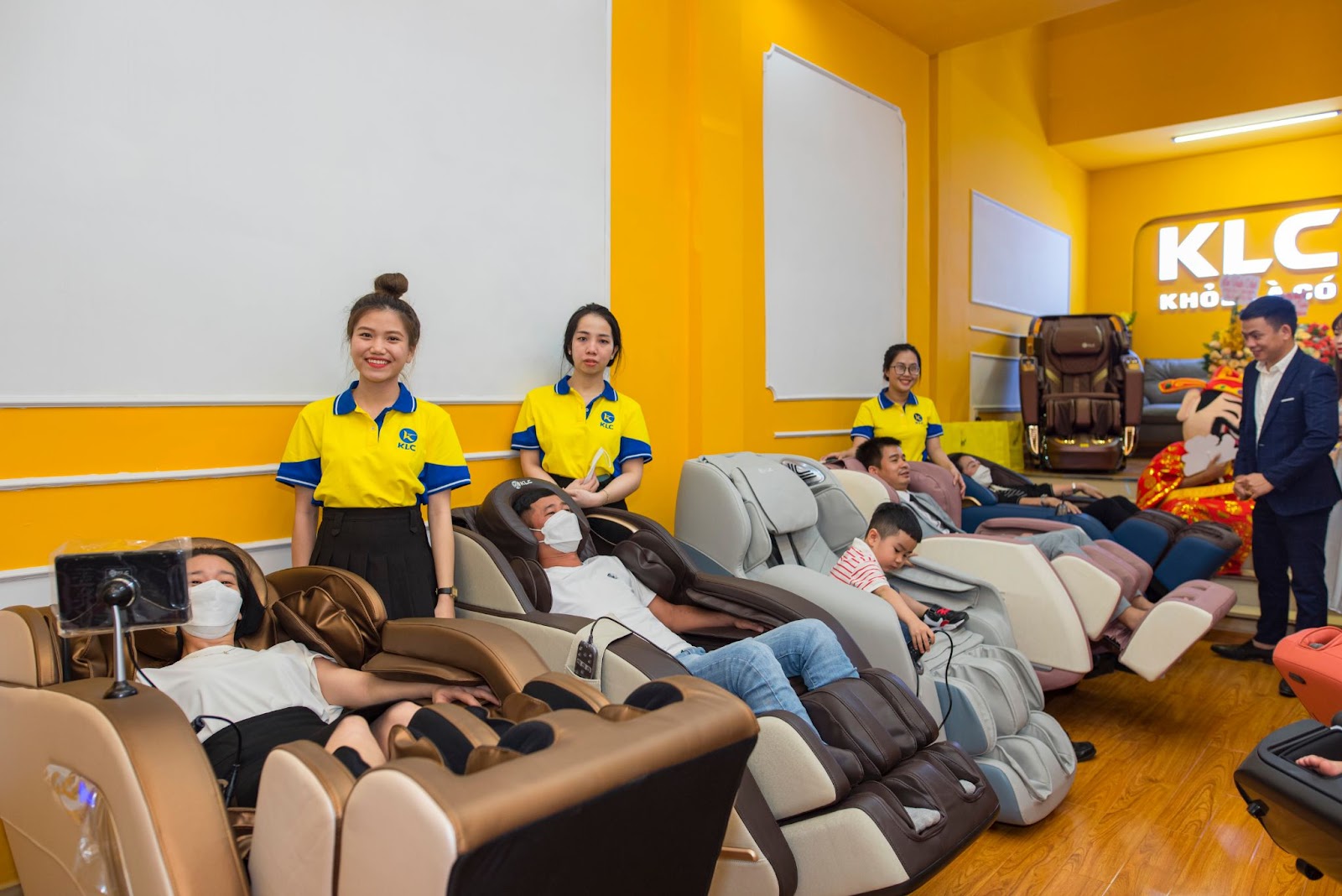 Ghế massage KLC được hàng triệu khách hàng tin dùng hiện nay 