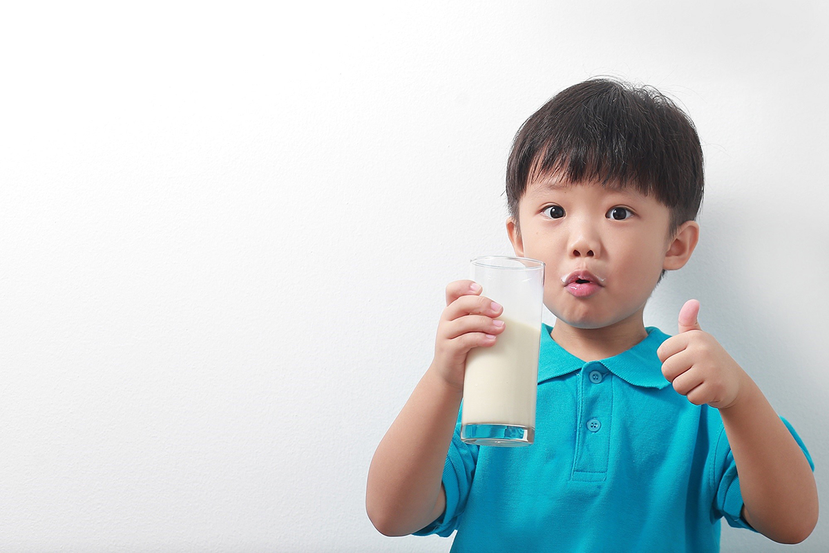 Uống sữa vào ban đêm có tốt không? 7 lợi ích bất ngờ nếu uống sữa trước khi ngủ 1